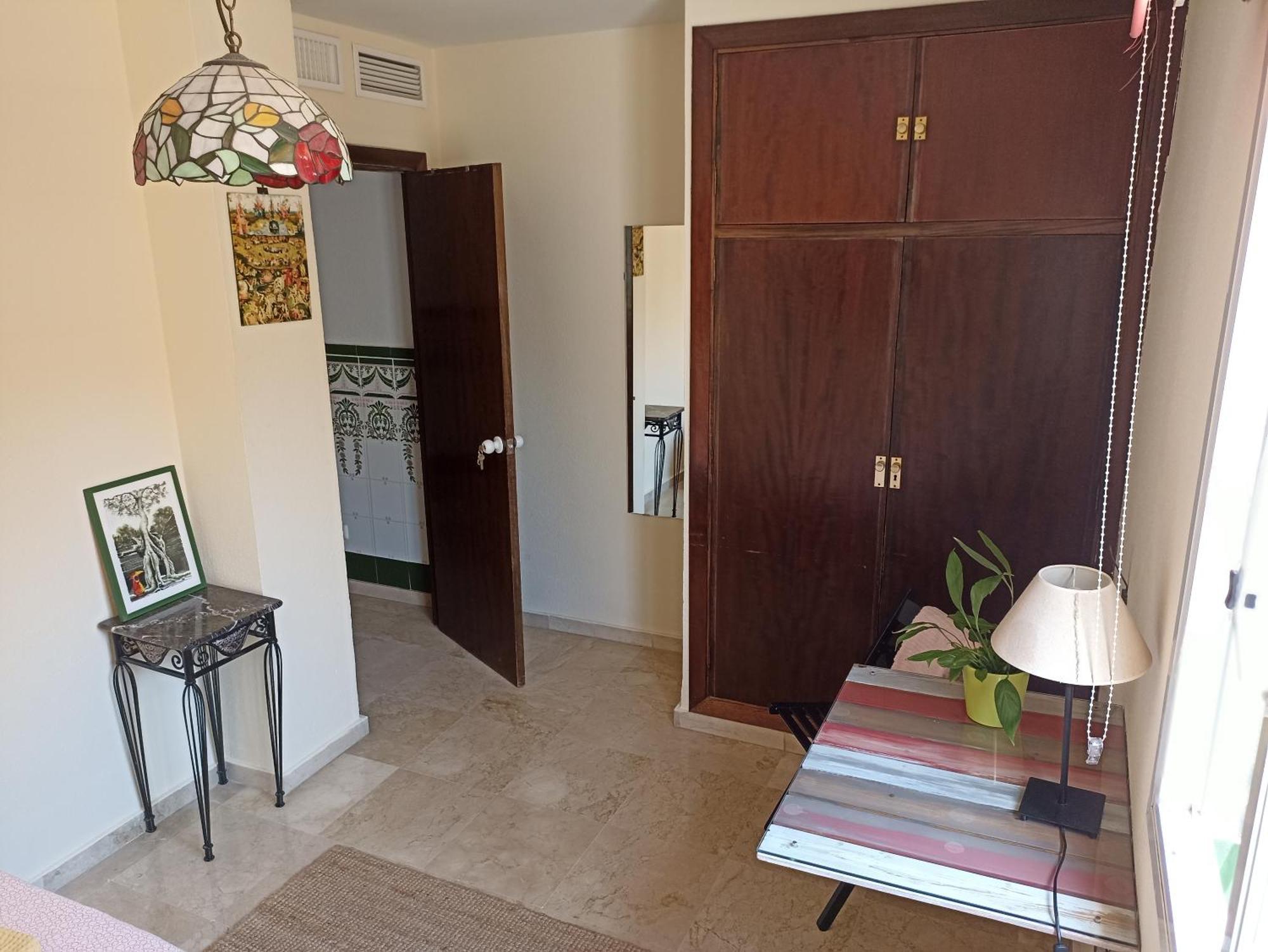 شقة Confortable Habitacion Centrica En Piso Privado مالقة المظهر الخارجي الصورة