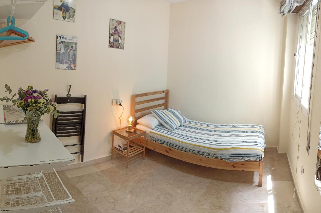 شقة Confortable Habitacion Centrica En Piso Privado مالقة المظهر الخارجي الصورة