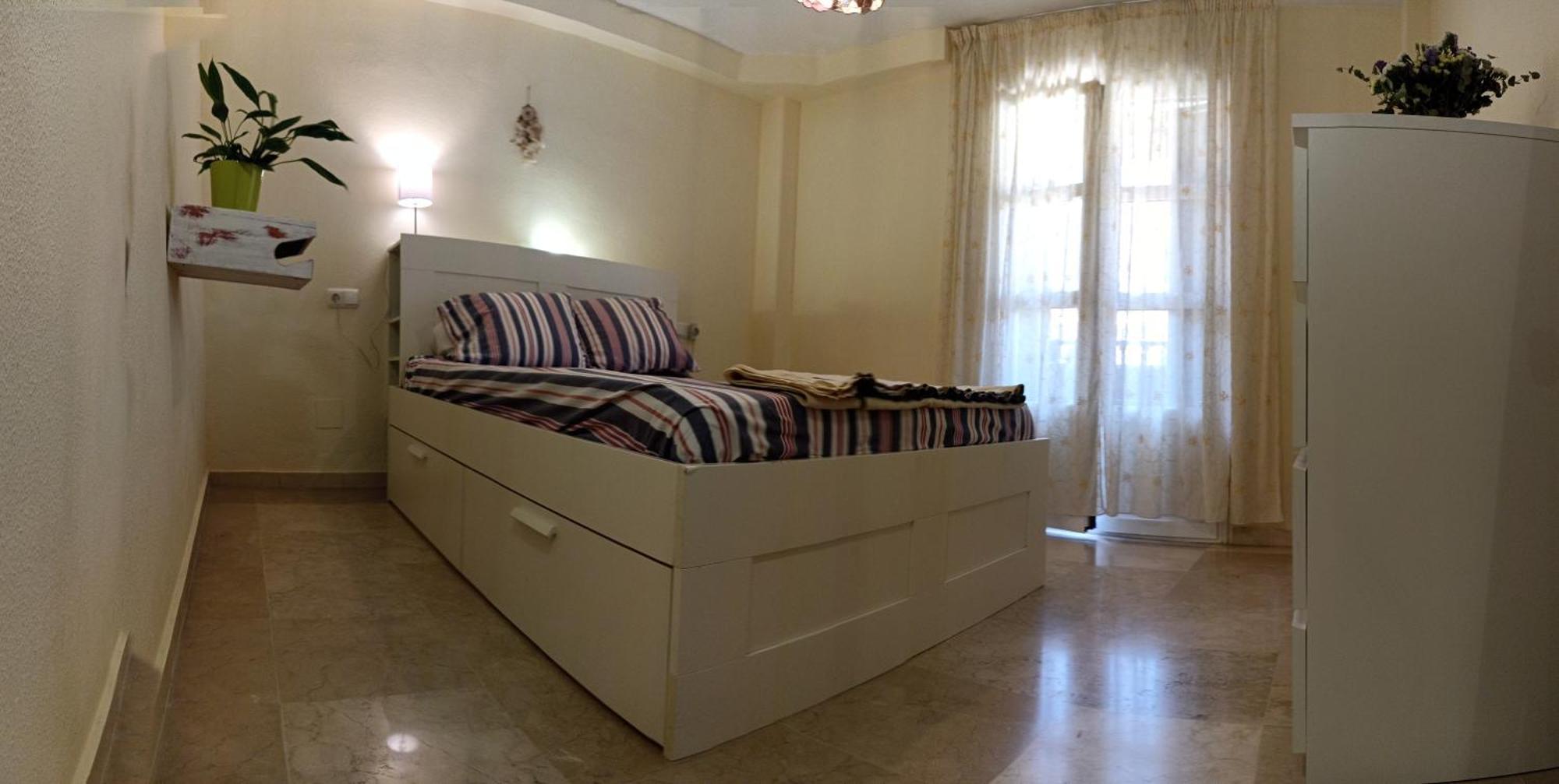 شقة Confortable Habitacion Centrica En Piso Privado مالقة المظهر الخارجي الصورة